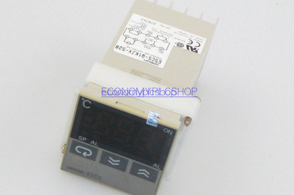 One Used OMRON E5CS-Q1KJX-528 Temperature Controller