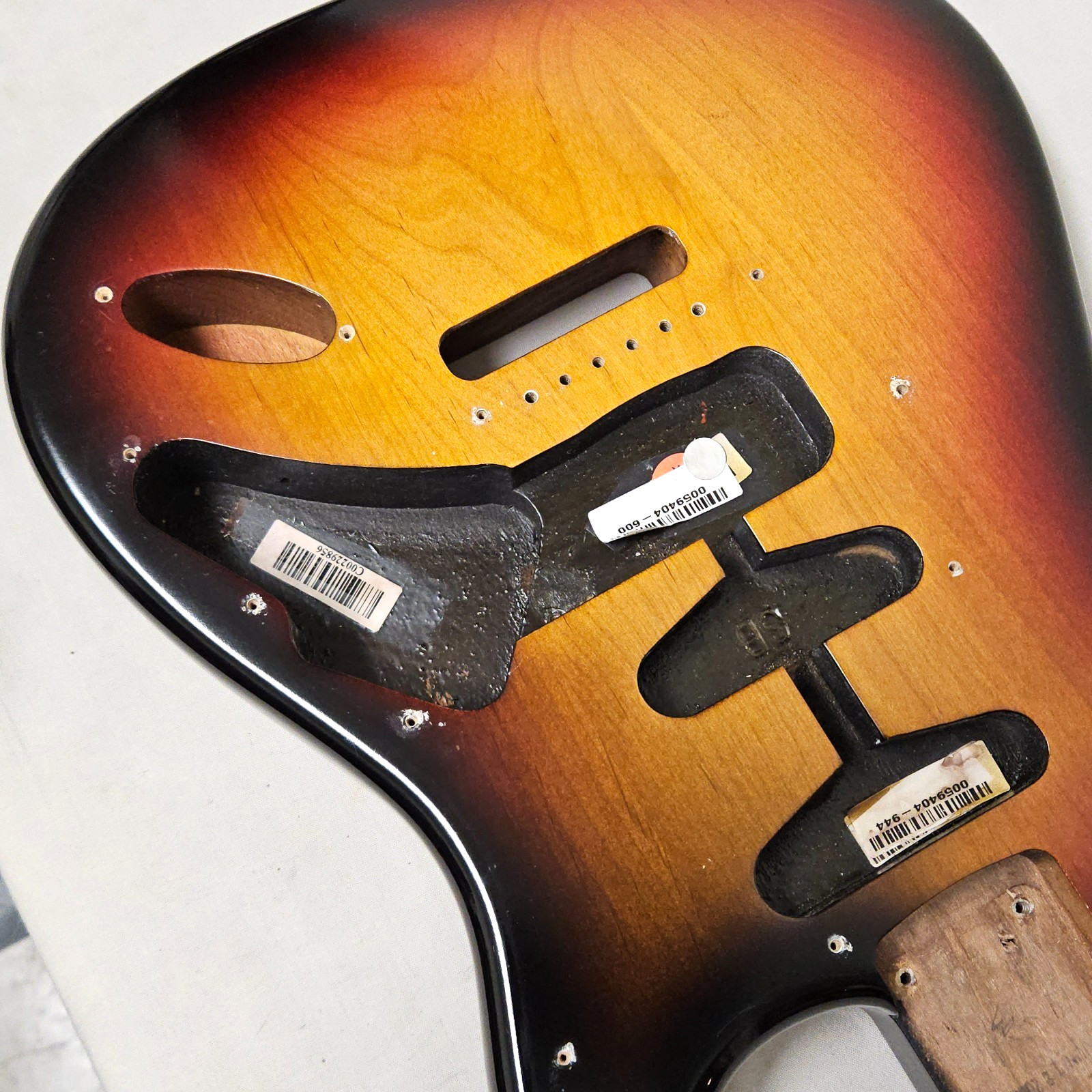 Fender USA Highway One Strat Alder Body Sunburst Satin Nitro Electric Guitar