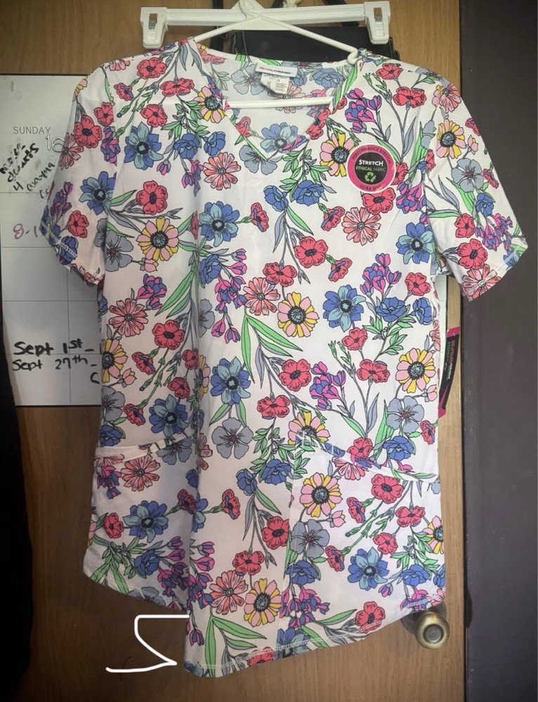 Scrub lot ! Sizes small/ XS