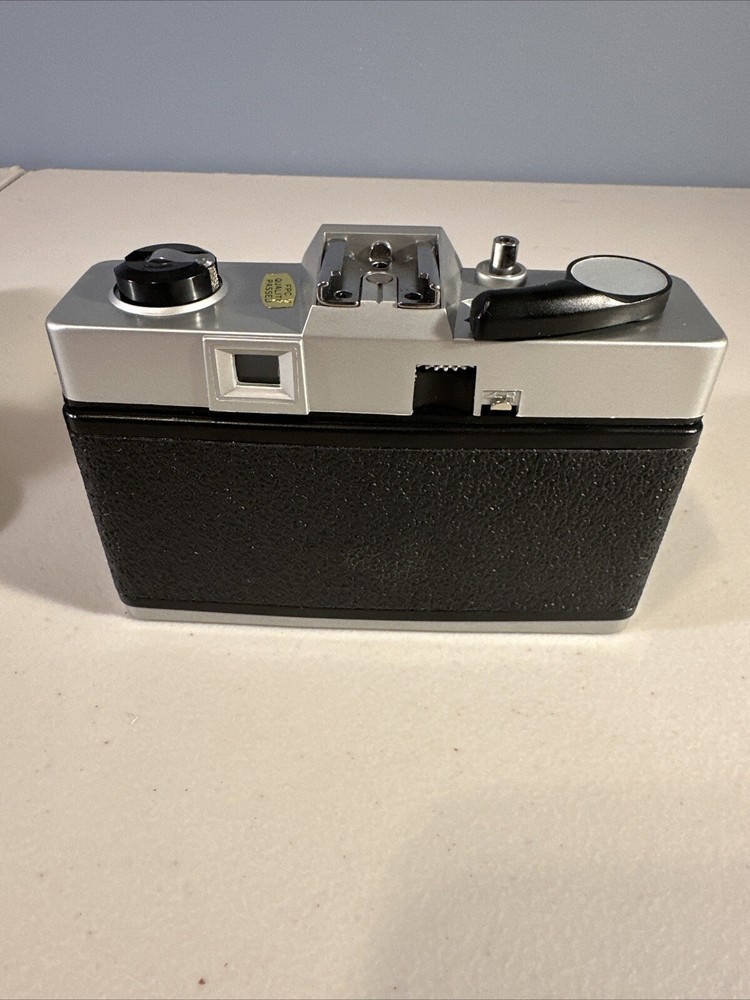 Nishiki Super II 35mm Camera w/Case & Strap Pre-Owned Great Condition