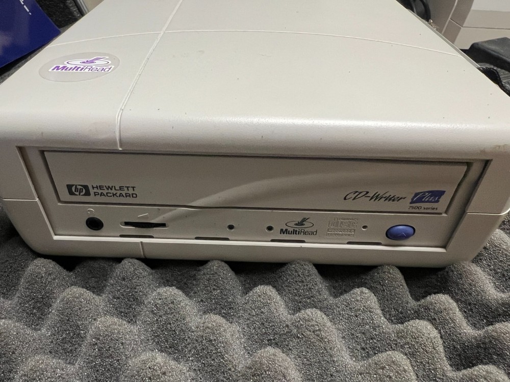 HP CD-Writer Plus 7500e External Drive - Parallel Port - Tested Eject - Full Kit