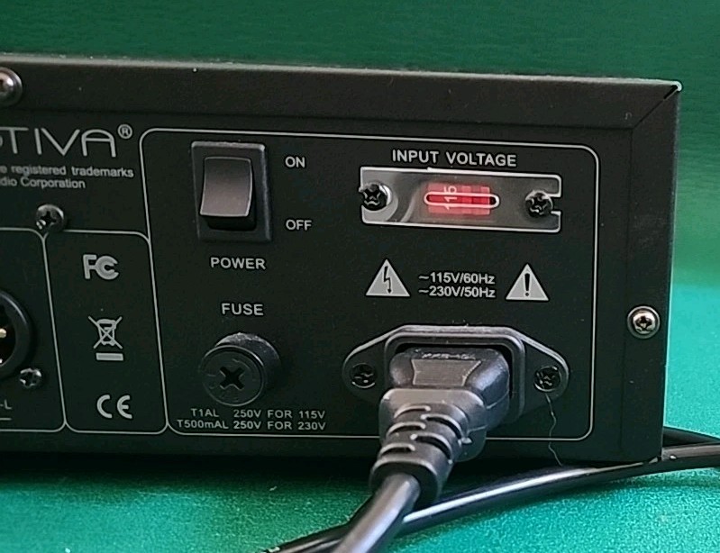 Emotiva ERC-3 Differtial Reference CD Player with Remote, Tested and Works