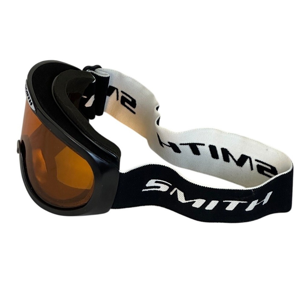 SMITH Ski Snowboard Goggles Black Frames Amber Lenses With Adjustable Strap