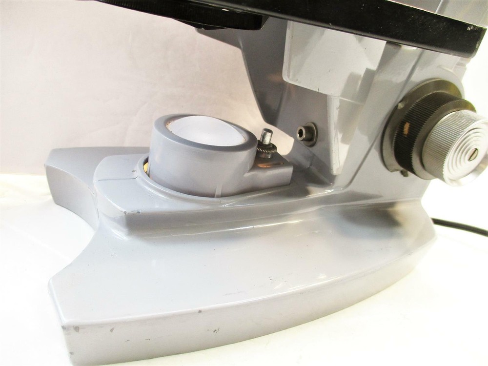 American Optical Microscope Spencer Sixty With 10X And 43X Objectives