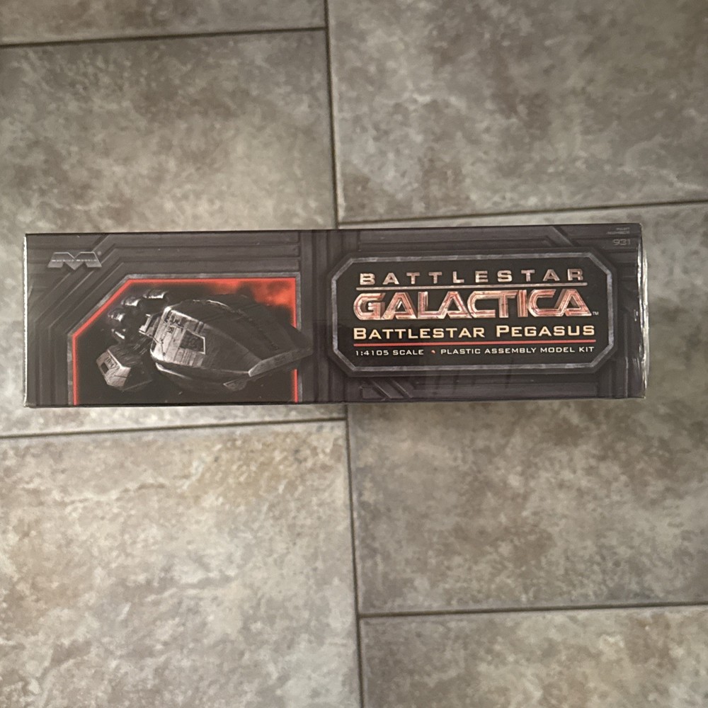 Moebius Models Battlestar Galactica Pegasus 1/4105 Model Kit (931)