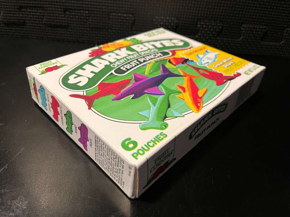 1990 Shark Bites Fruit Snacks (great white) - Replacement novelty display box