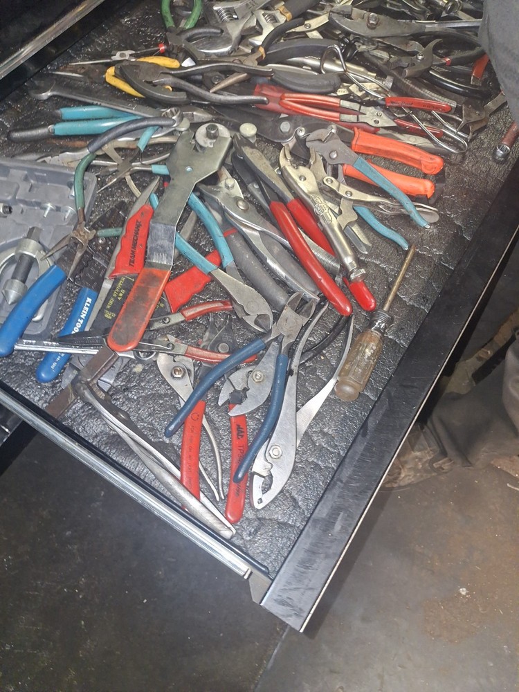 Snap on Tool Box 11 drawer FILLED WITH TOOLS