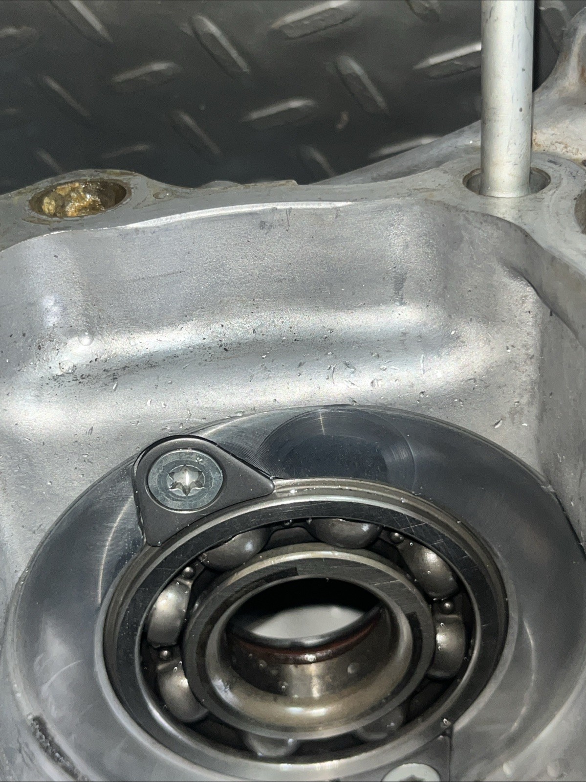 08-09 HONDA CRF250R CRF 250R OEM Left RIGHT CRANK CASE CRANKCASE Engine DAMAGED