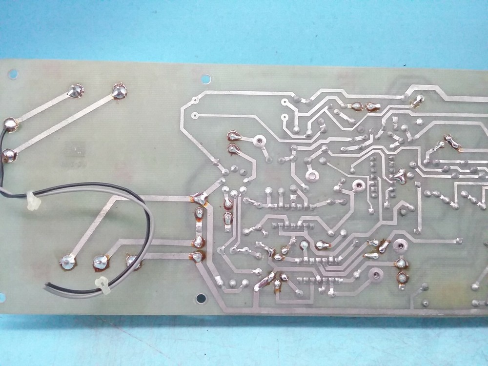 UHF MULTI REPEATER CONTROL MODEL PC-300 + ACOPIAN D15-35 POWER MODULE