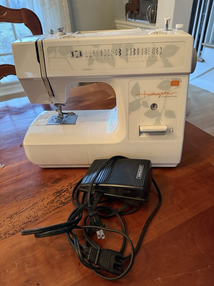 Fully Functional Sewing Machine Huskystar E10