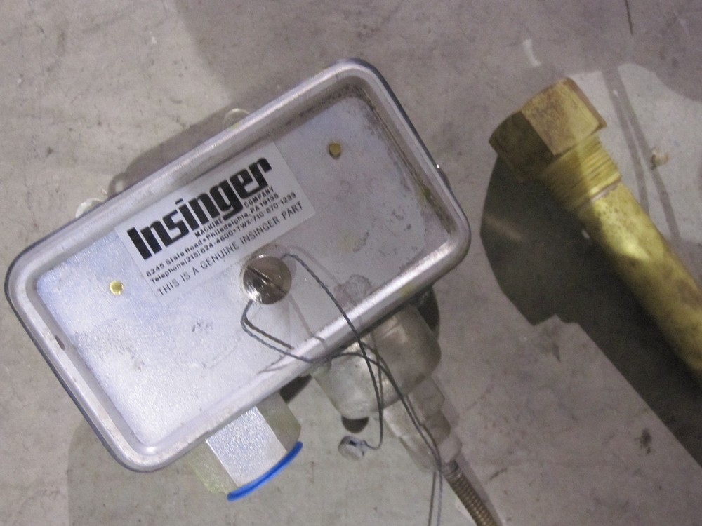 Insinger Thermostat Switch 140F 215F 5"x3x3 Sensor Valve Temperature Controller