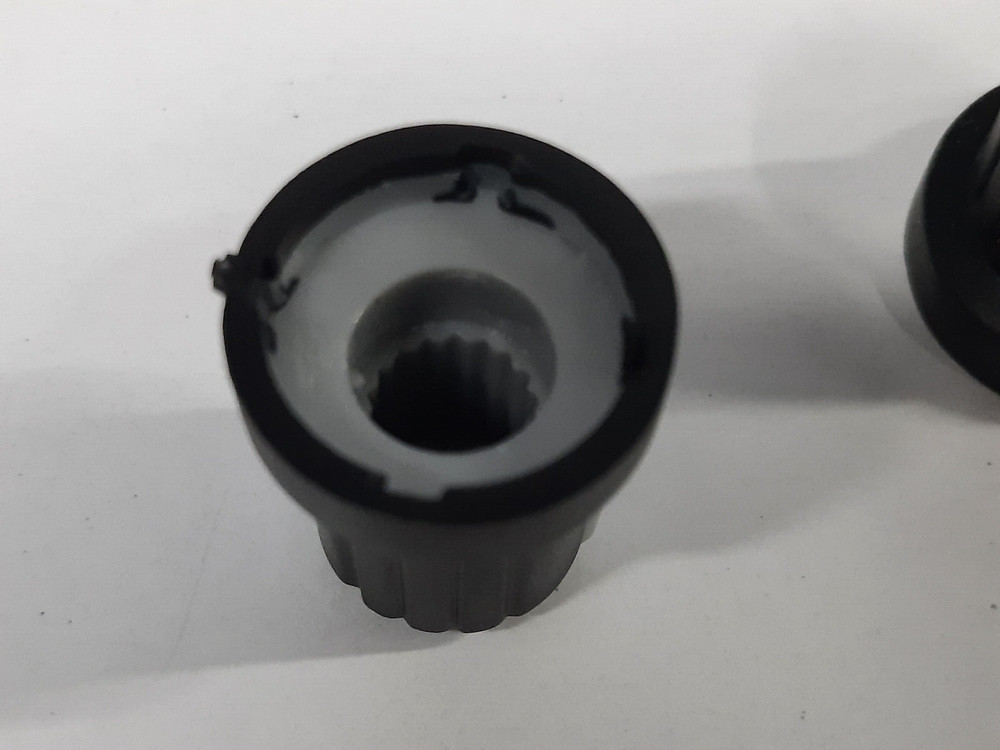 10pcs 6mm Shaft Hole Dia Rubber Coated Threaded Knurled Potentiometer Knobs Cap