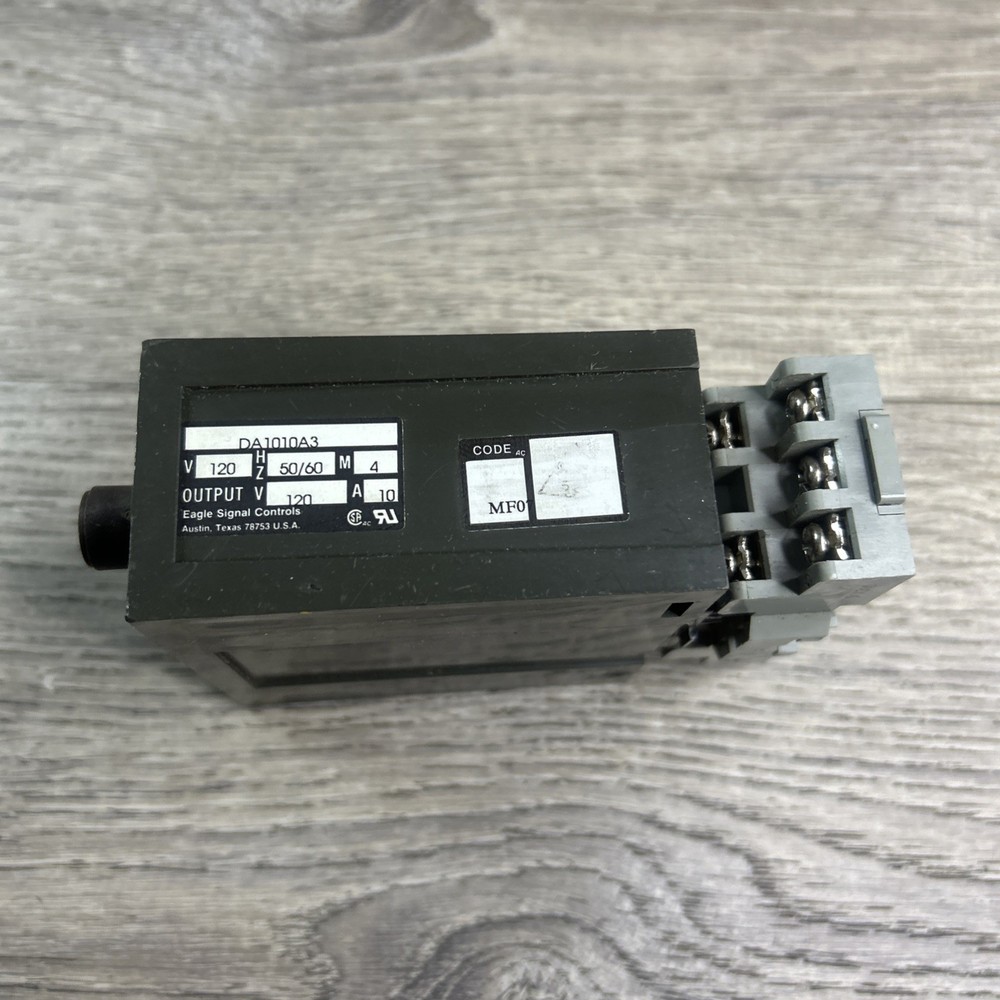 Eagle Signal DA1010A3 Electronic Repeat Cycle Timer Contractor Timer Relay Oem
