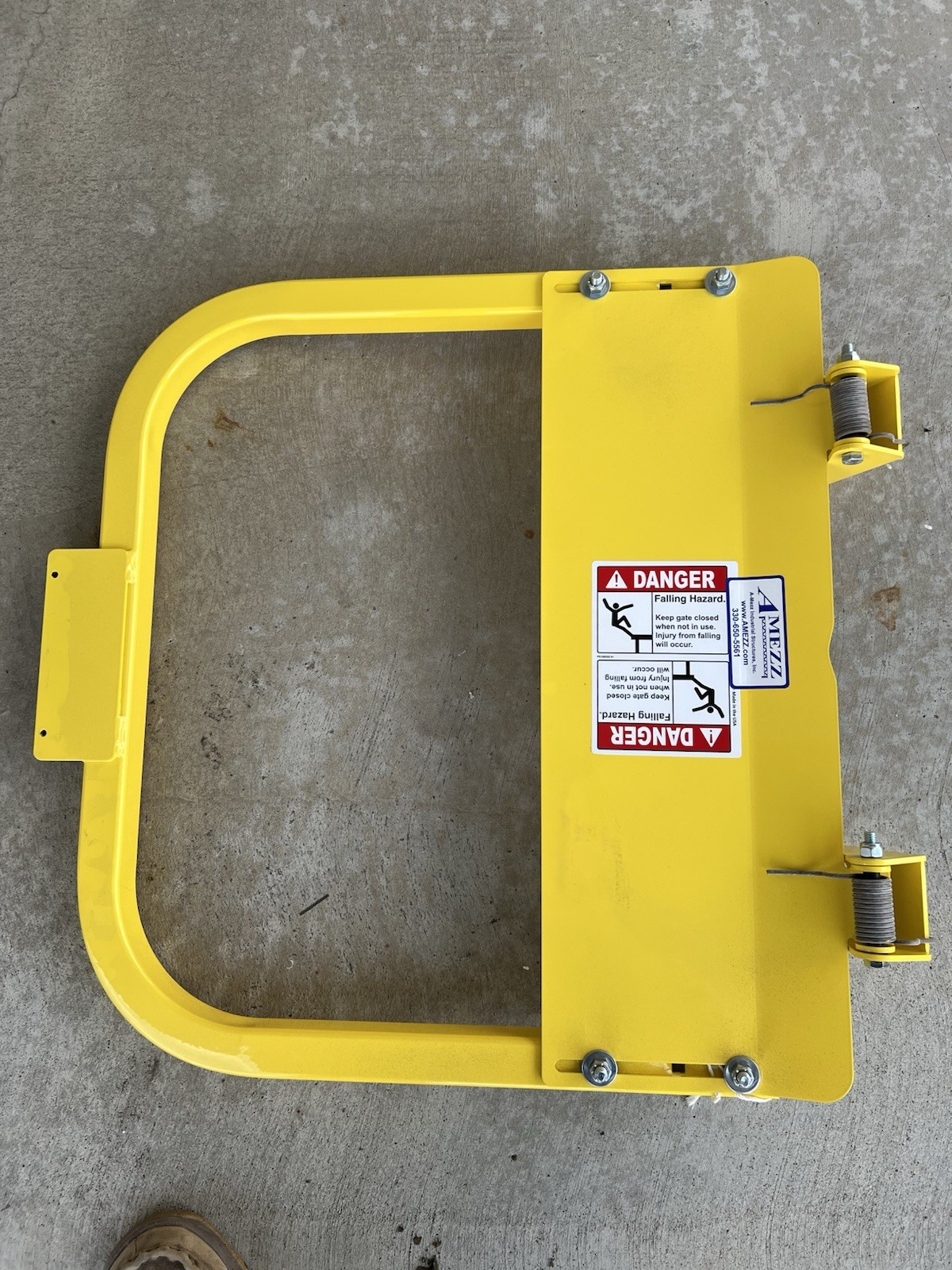 Ladder Safety Gate Amezz PS Industries LSG-21, New. Spring loaded, yellow