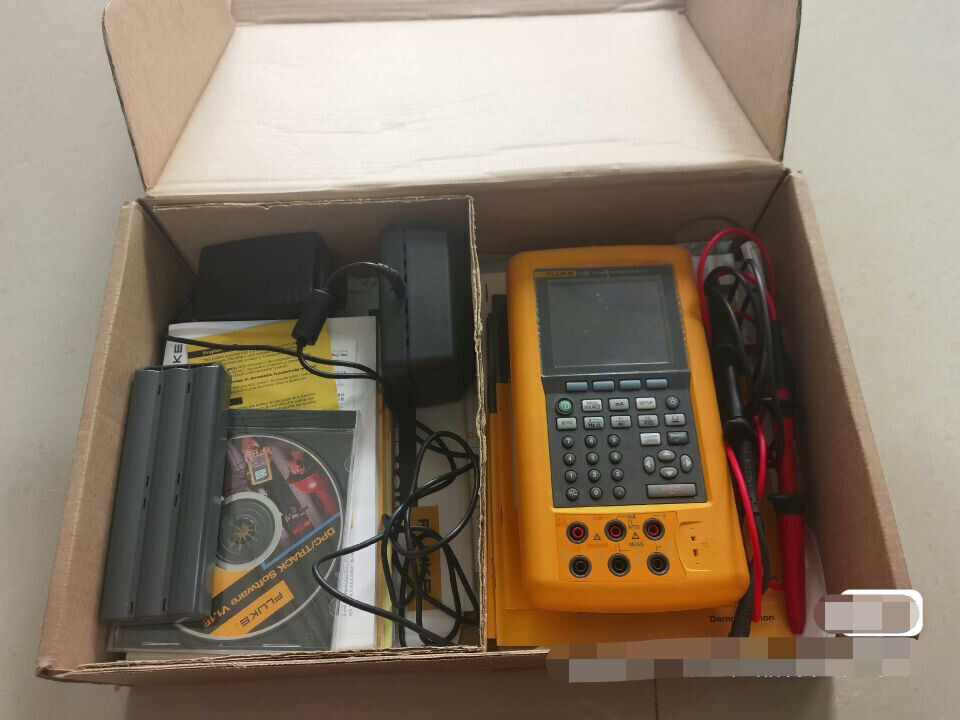 Fluke 743B Documenting Process Calibrator new #L