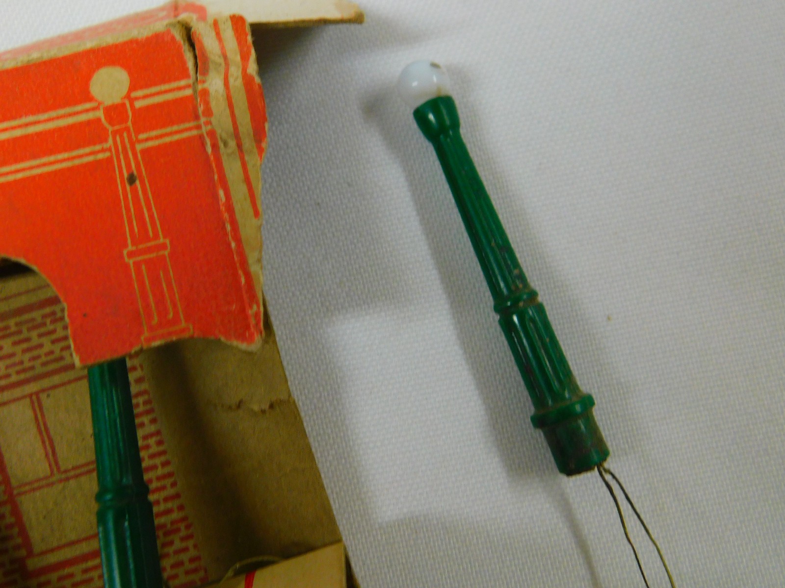 NOS 5 Vintage IDEAL Models H-O LAMP POSTS in Original Box No. B101