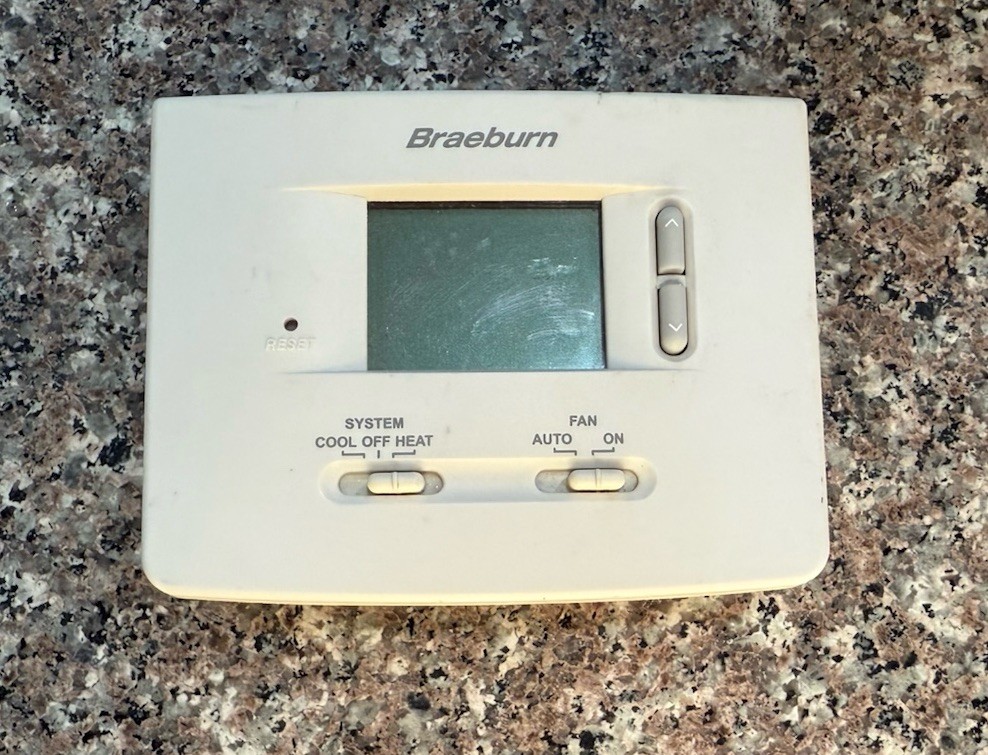 Braeburn 1020 Non-Programmable Thermostat