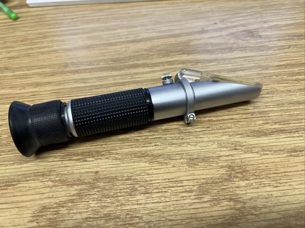 PORTABLE REFRACTOMETER RHB-32 BRIX SCALE 0-32°, 0046B