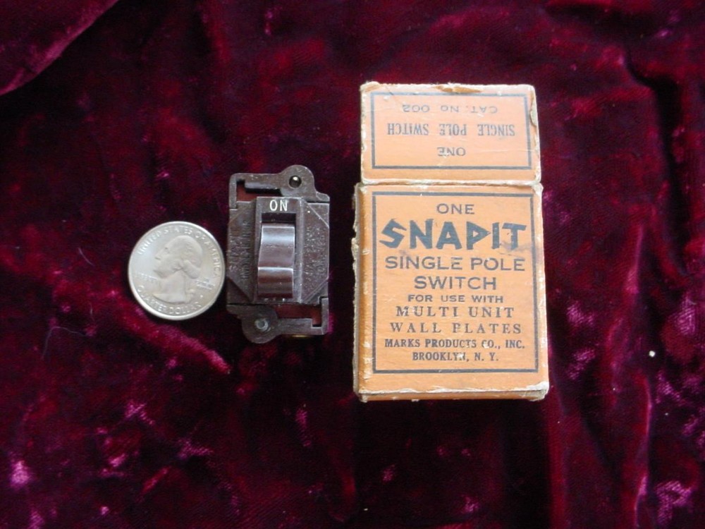 Vintage Snapit single pole bakelite switch for multi unit wall plates in box