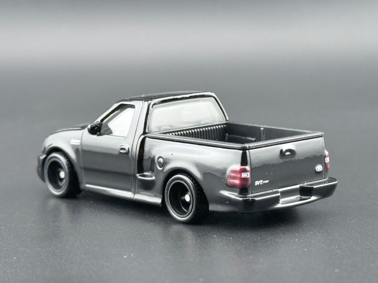 Hot Wheels 99 Ford F-150 Lightning Power Trip FPY86-961 R 1/64