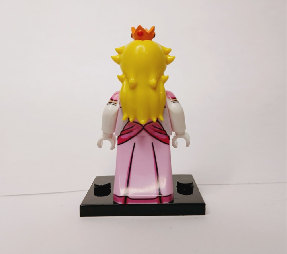 Princess Peach Minifig