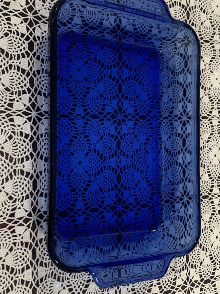 Anchor Ovenware 8x11.5x2” 2 Quart Baking Dish.