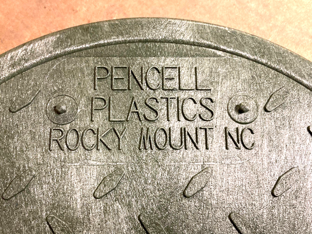 HUBBELL Pen-Cell Round Box Below Ground Box Cover