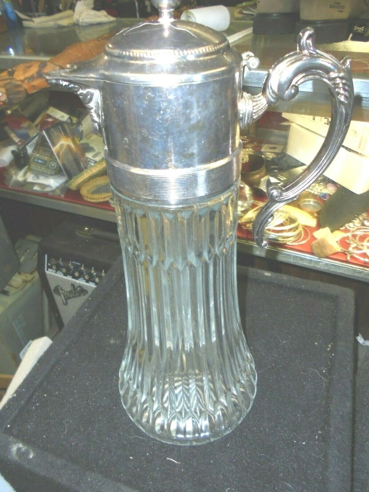 CRYSTAL CARAFE PITCHER DECANTER WITH ICE CHILLER INSERT VINTAGE