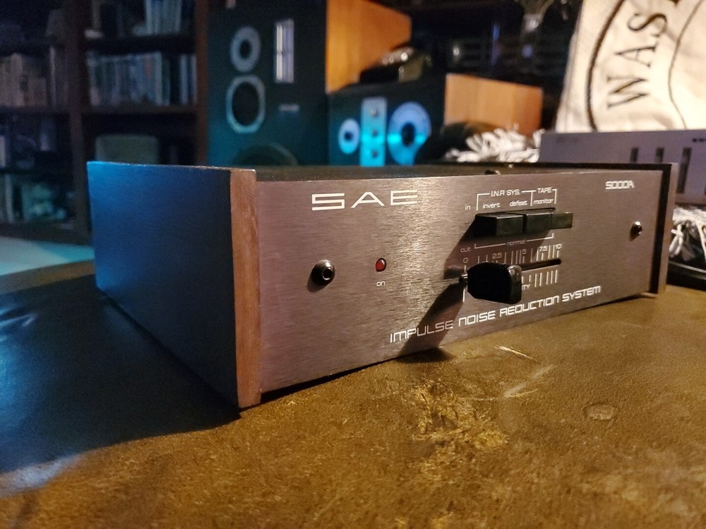 SAE Model 5000A Impulse Noise Reduction System Analog Vinyl Click Reduction