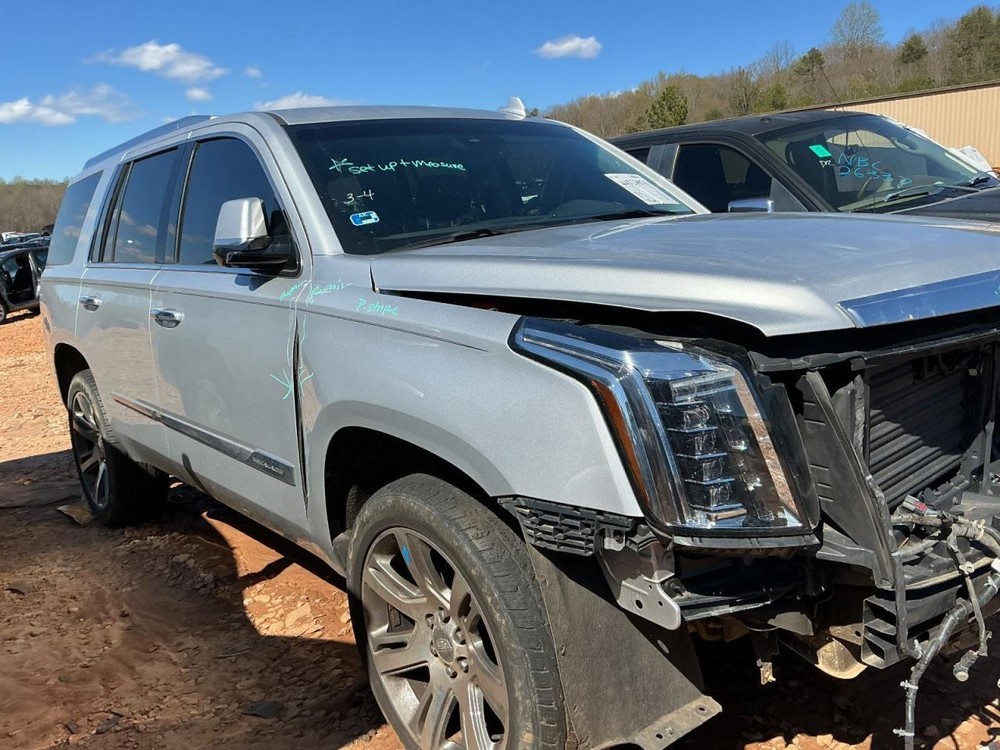Fuse Box Engine Fits 15-20 ESCALADE 4999202