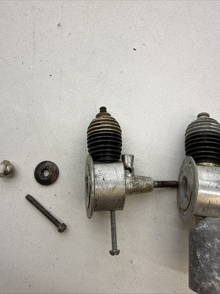 (2) Vintage K&B Infant .020 Model Airplane Engine M1