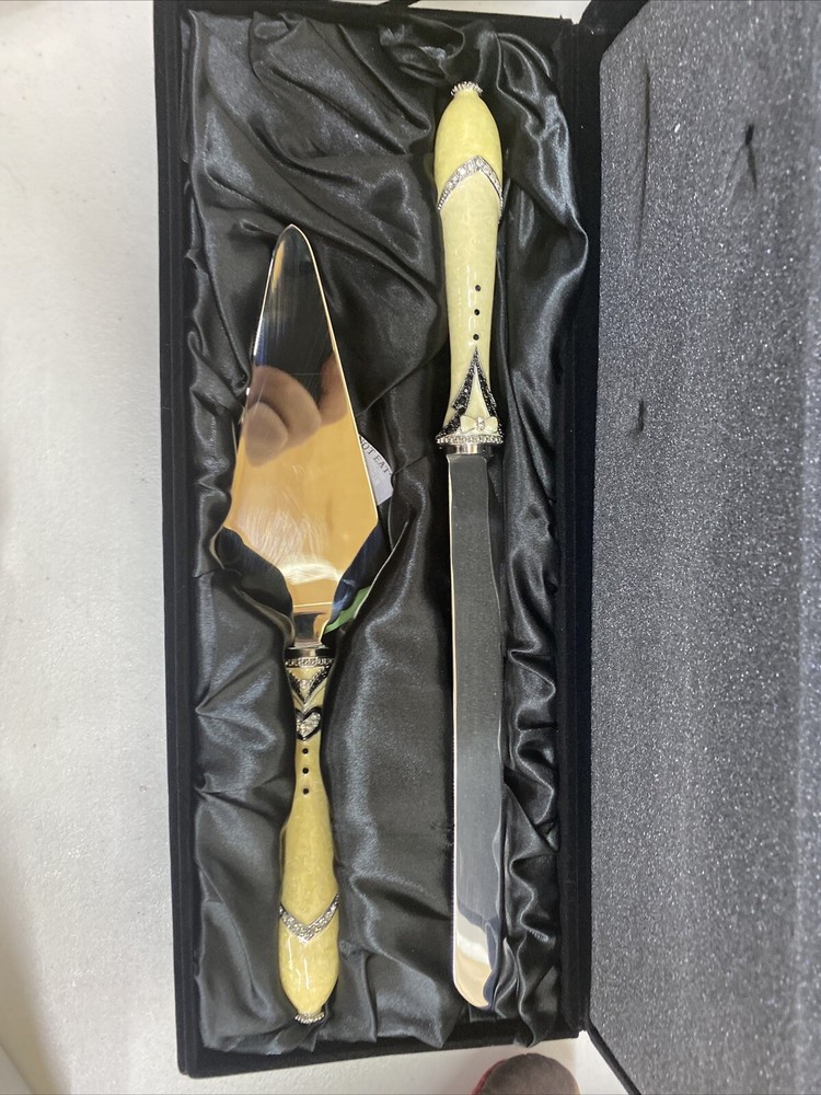 Dangling Jewel cake knife and server set