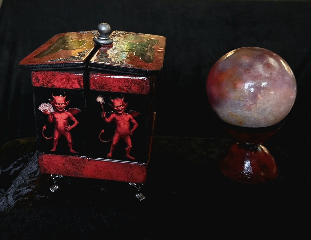 ARLEN STUDIO DIRECT. The DEVILS ORB. Limited Edition.
