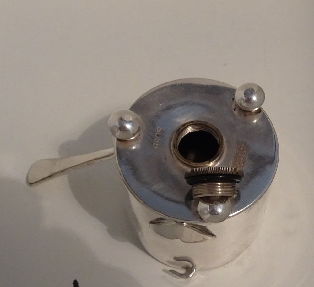 Heated silver plated eggcup