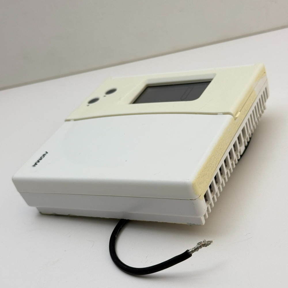 NOMA Programmable Thermostat HTM611A Digital 120/240V Wall Control