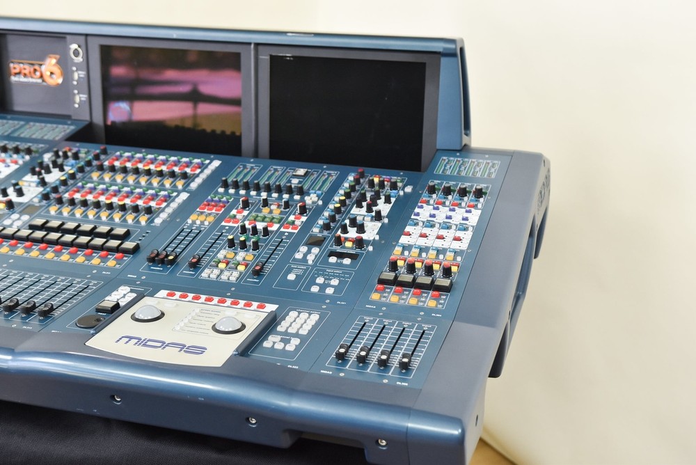 Midas PRO6 64-Channel Digital Console with DL371 Audio System Engine CG00XDD