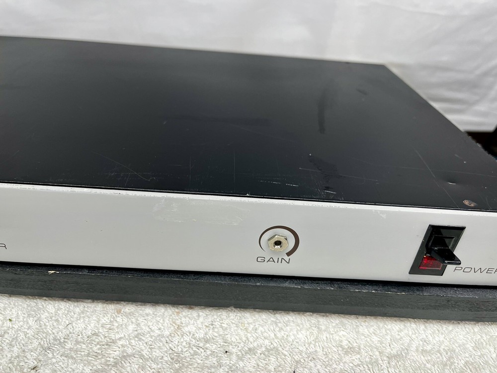 Shintron model 201 rackmount Audio Distribution Amplifier DA