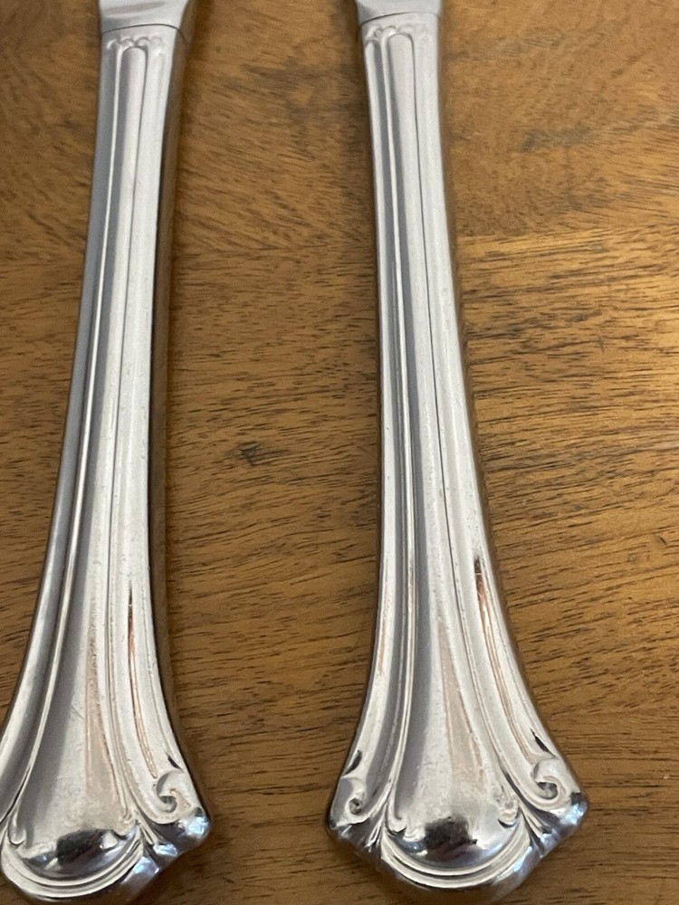 2 Wallace RESPLENDENCE 18/10 Stainless Modern Solid Dinner Knives 9 1/2"