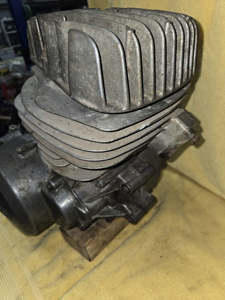 73 Suzuki TS 250 TS250 engine motor