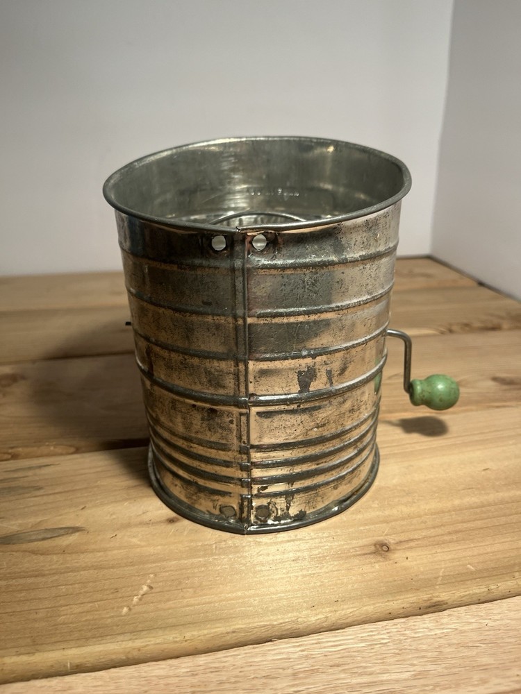 Bromwells 5 Cup Flour Sifter With Green Knob. Missing Handle