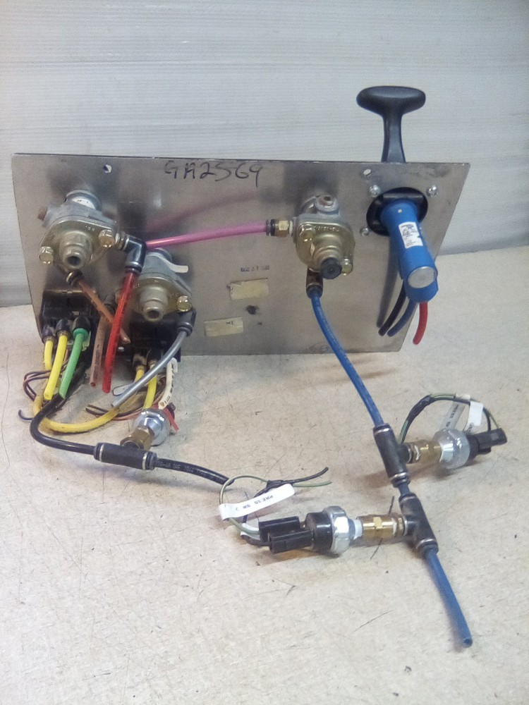 2006 Freightliner Cascadia Dash Switch Panel