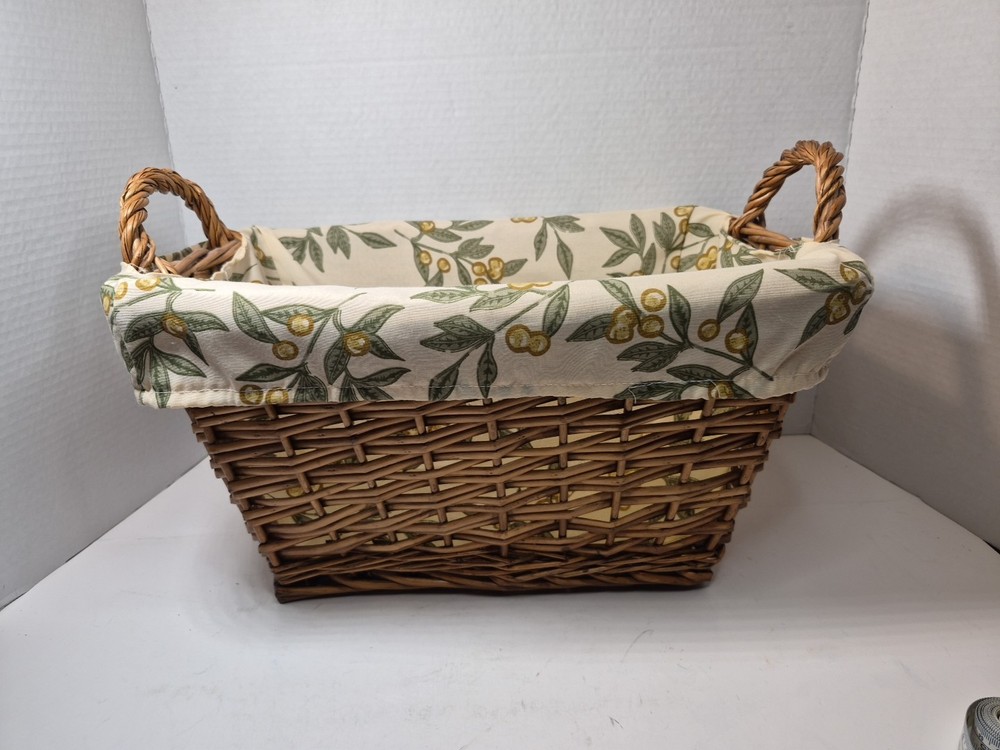 Med Vintage Wicker Rectangular Basket W/ Handles And Liner A621