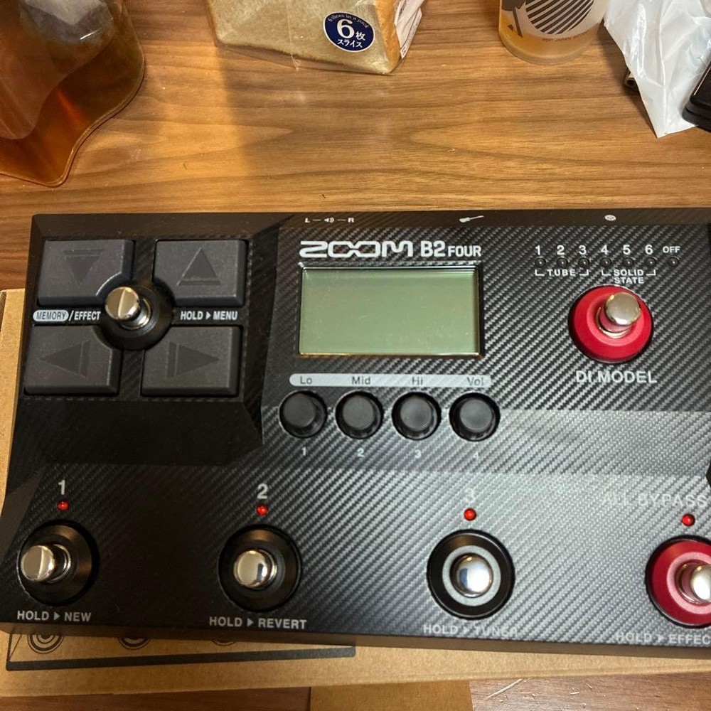 ZOOM B2 FOUR BASS EFFECTOR 5092