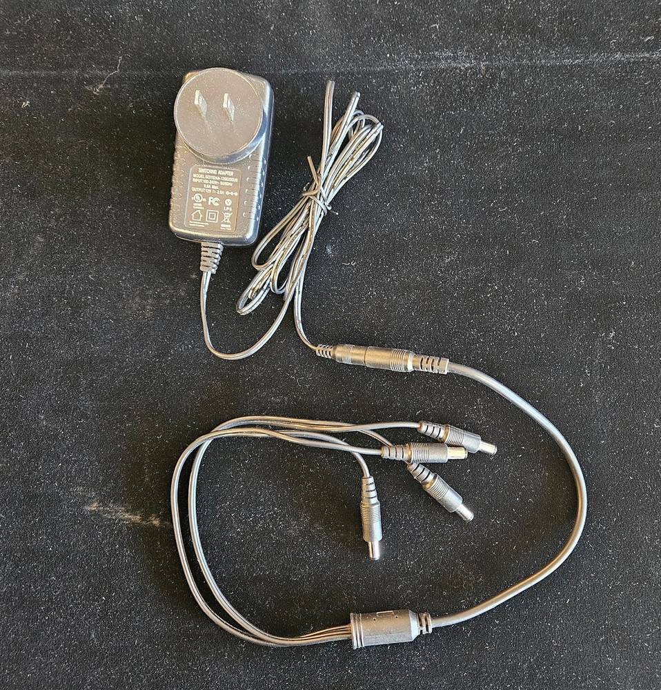 Switching Adapter SOY024A-1200200US with 4-Way Splitter