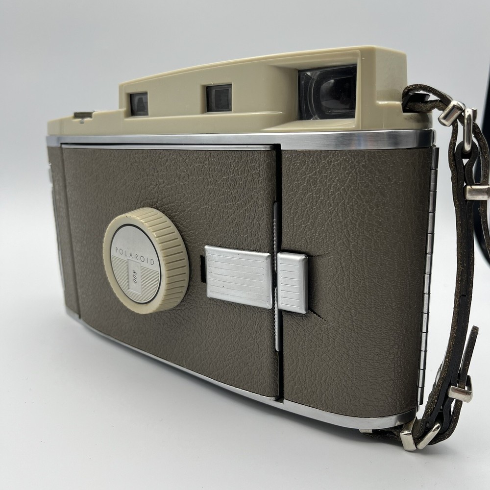 1950's Polaroid Land Camera Model 800 - Untested - NEEDS HINGE REPAIRS