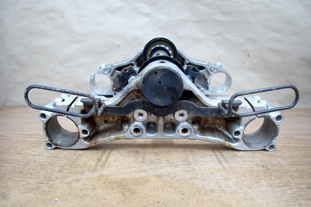 2005 YAMAHA VSTAR XVS1100 STEERING TRIPLE TREE W/ RISERS