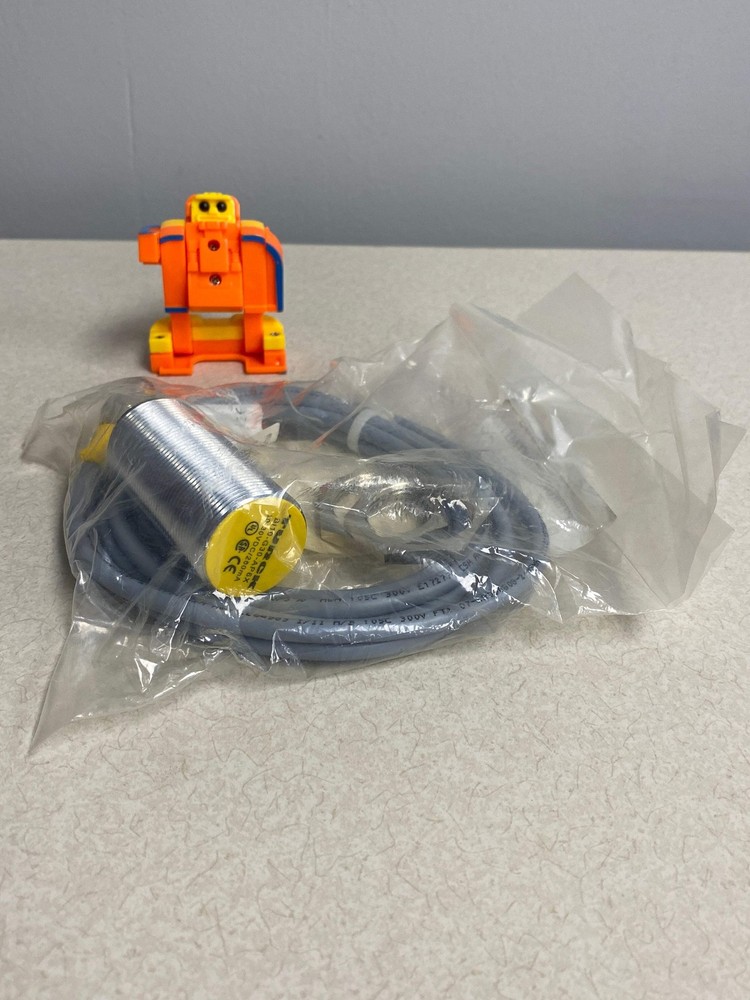 Turck BI10-G30-AP6X Proximity Sensor (New)