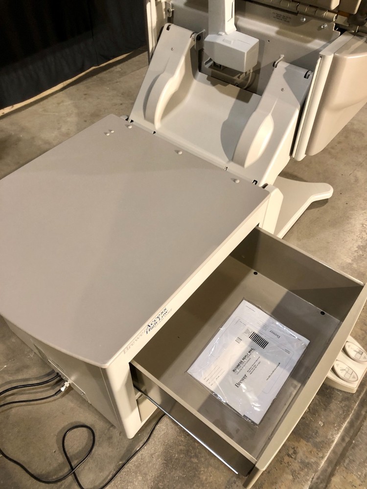 Brewer 6500 Access High-Low Exam Table