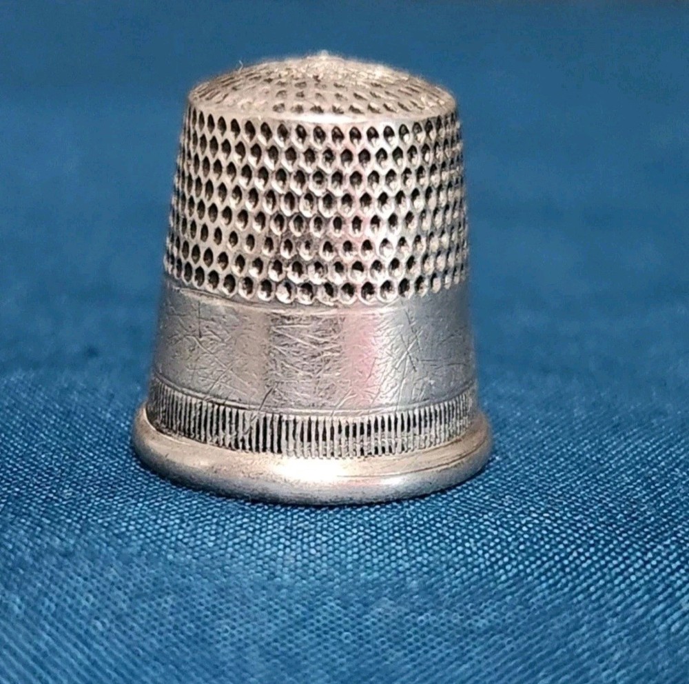 Antique Sterling Silver Thimble Size 8 (No Marker Mark)