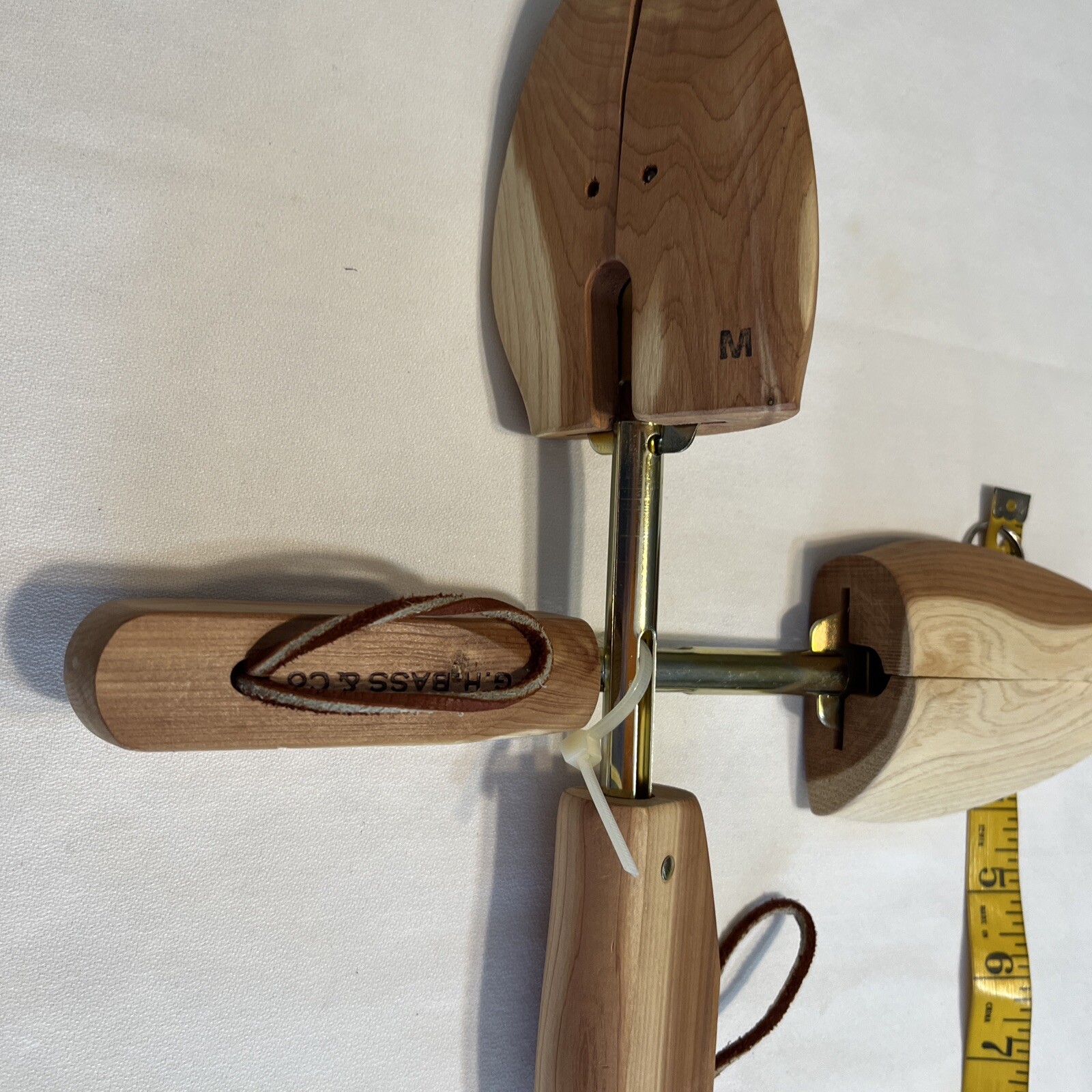G.H. Bass & Co Wooden Cedar Shoe Stretchers Forms Men's Size MED New